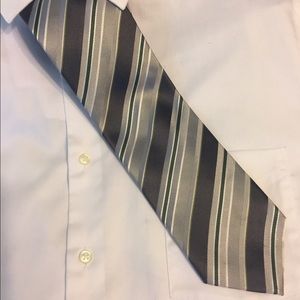 Geoffrey Beane 100% silk tie