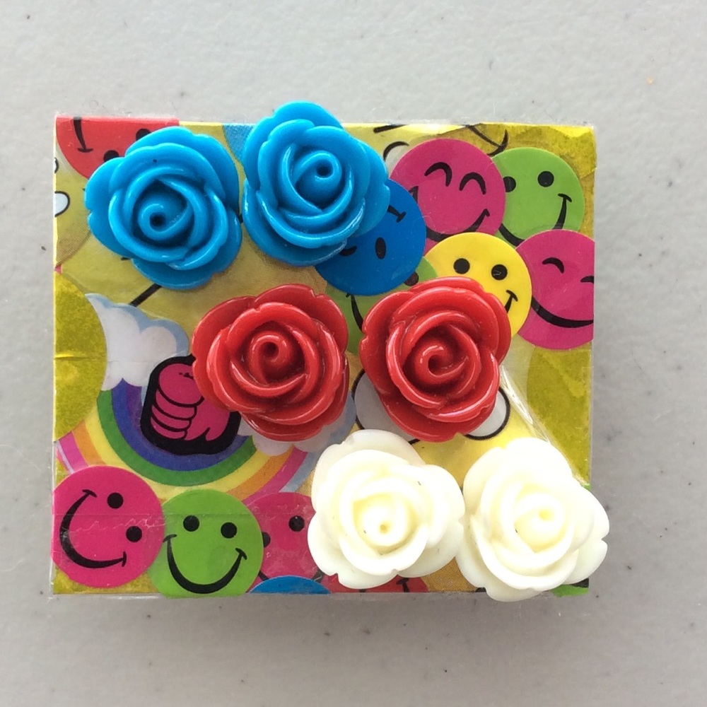 Red white and blue rose earrings!
