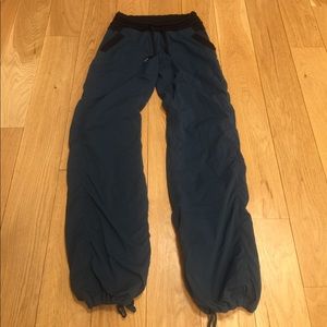 Lululemon Blue Pinstriped Workout Pants Size 2 Lululemon Blue Pinstriped Workout Pants Size 2