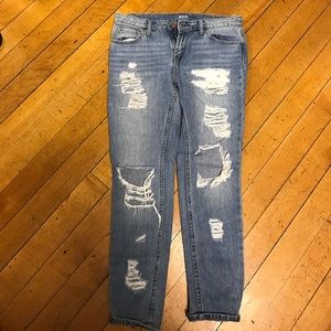 BDG Destroyed Boyfriend Jeans size 26