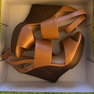 Gianni Bini Tan Leather Wedges, size 7.5