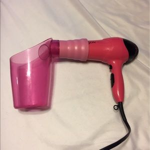 Air curler- blow dryer attachment that curls hair