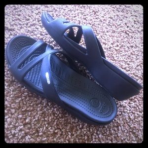❤️ Black Crocs wedge Sandals size 8 ❤️