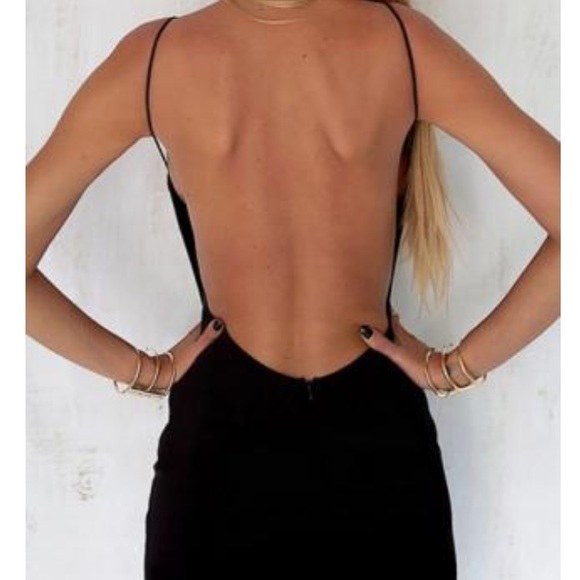 🎉PRICE DROP!🎉Solid Backless Bodycon Mini Dress🌺 - Picture 3 of 7