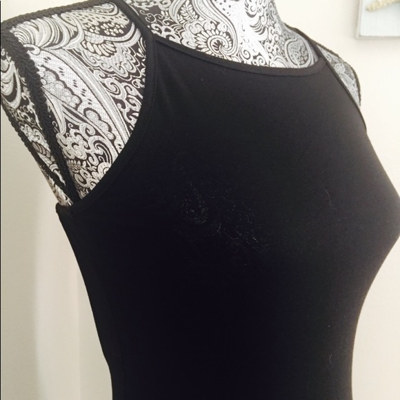 🎉PRICE DROP!🎉Solid Backless Bodycon Mini Dress🌺 - Picture 6 of 7