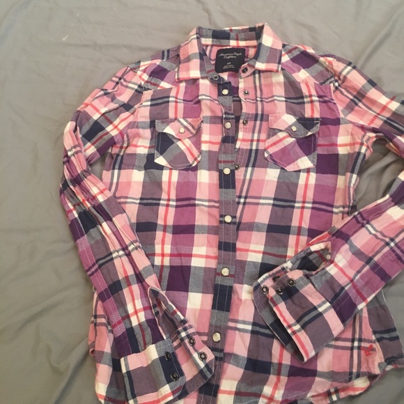 AEO Small Pink Plaid Shirt - Picture 2 of 3