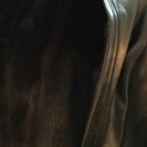 Luxurious reversible mink/leather vest Lg - Picture 6 of 7