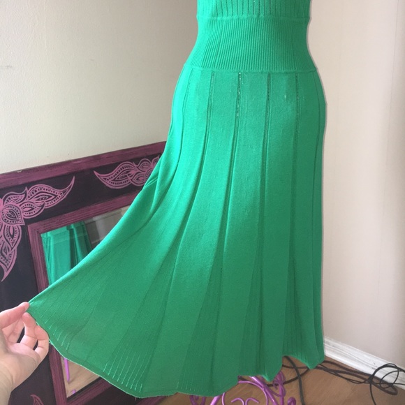 NEED GONE BY 9/15/22 - Brand New Deep V Neck Green Easter Knitted Dress - Picture 4 of 7