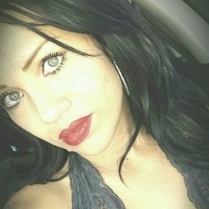 Meet your Posher, Carissa