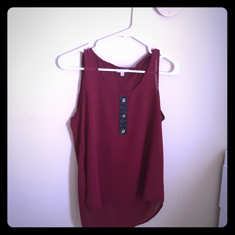 💯 % Polyester maroon tank top