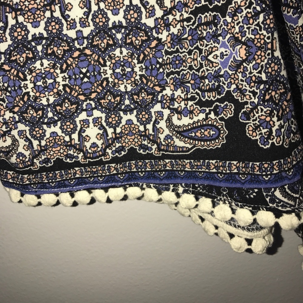 Off the shoulder patterned romper - Picture 2 of 2