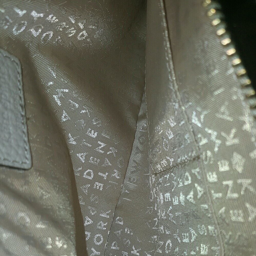 Kate Spade Wristlet ((sold)) - Picture 7 of 8