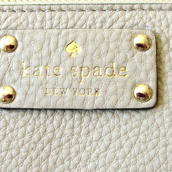 Kate Spade Wristlet ((sold)) - Picture 2 of 8