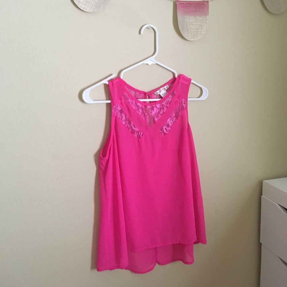 Bright pink tank top like new,perfect for spring🌸