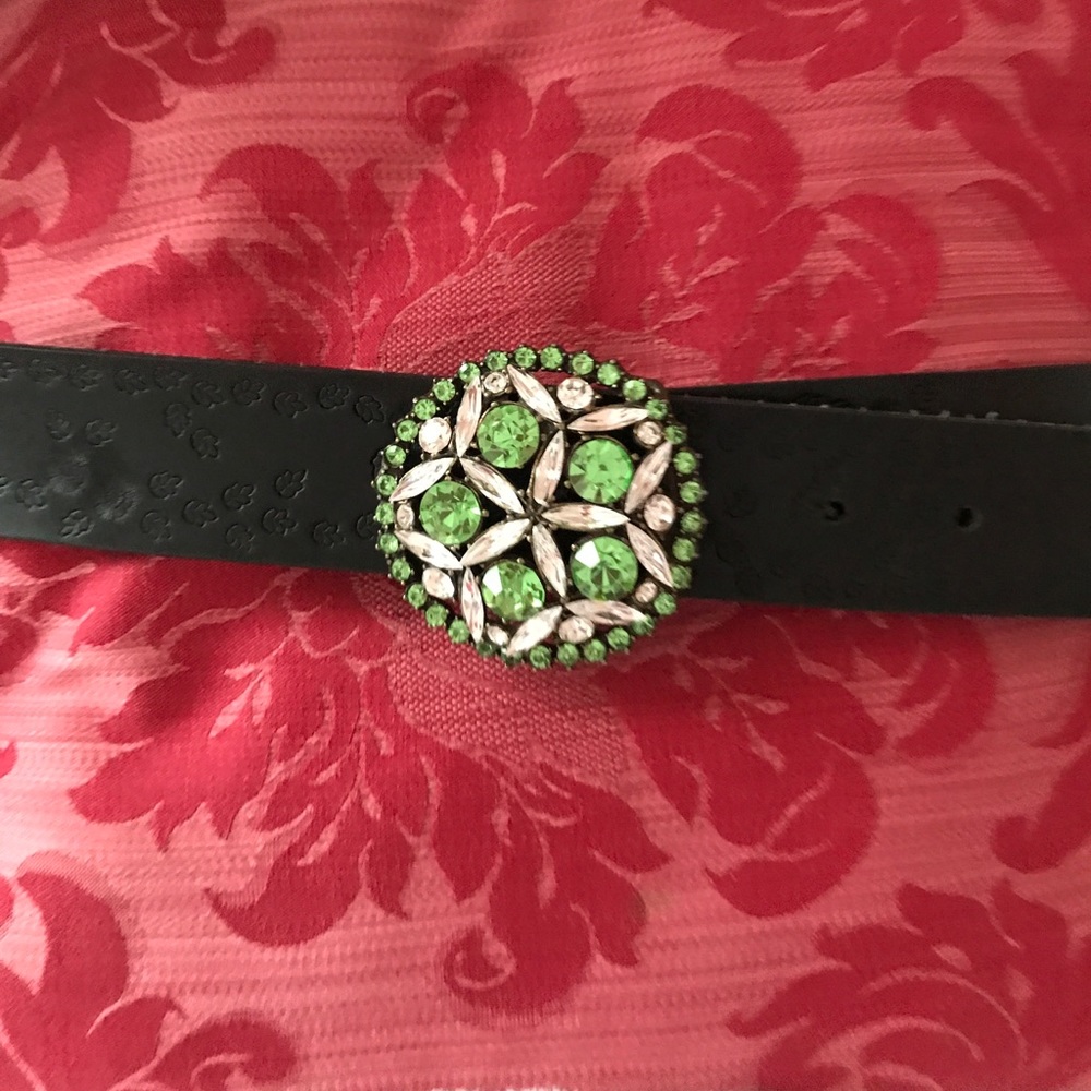 Emerald green crystal belt buckle w black belt