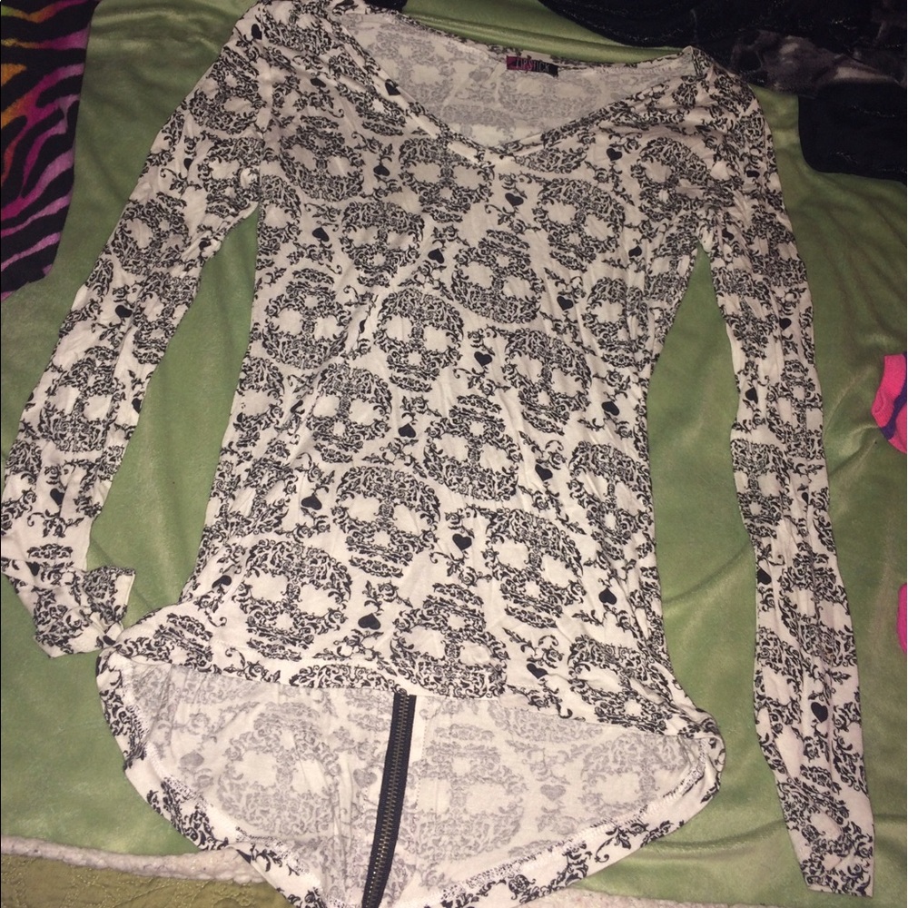 Skull long sleeve tight fitted shirt