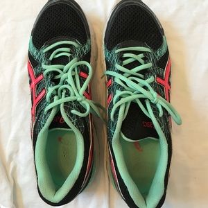 asics- women-10 men-8.5