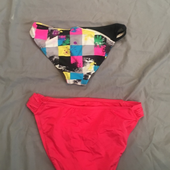 2 swimsuit bottoms - Picture 2 of 3