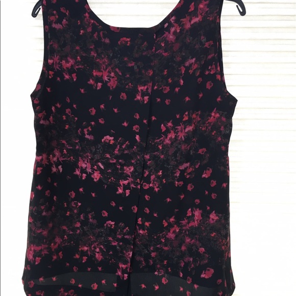 Black with red flowers, split open back tank - Picture 2 of 2