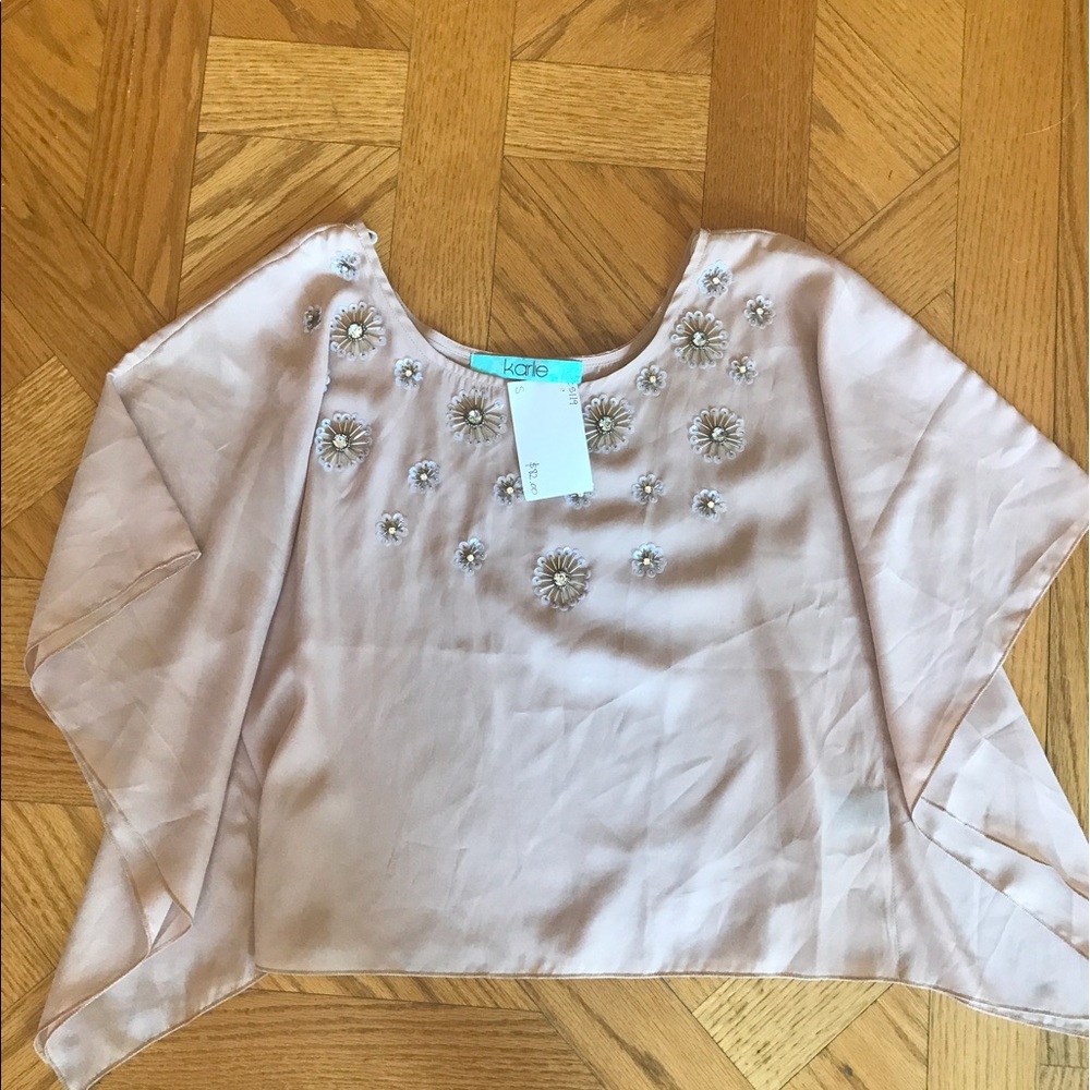 NWT karlie natural colored top w/ crystal flowers