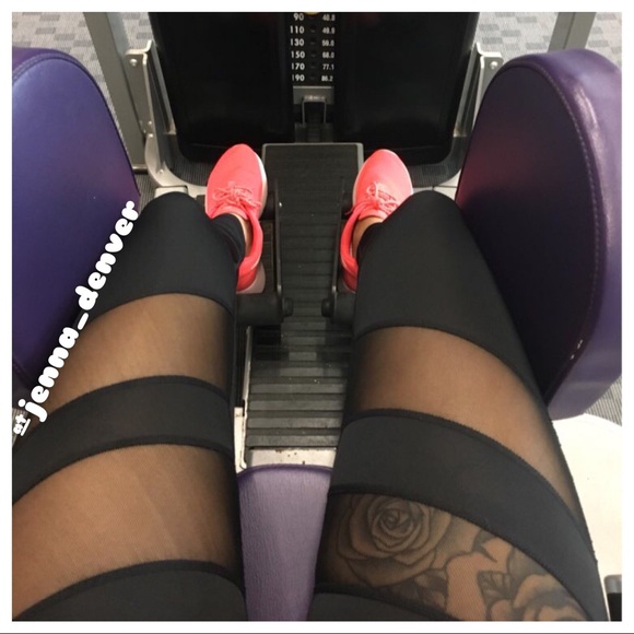 ✨2LEFT✨Black Mesh Panel Yoga Pants Leggings - Picture 2 of 5