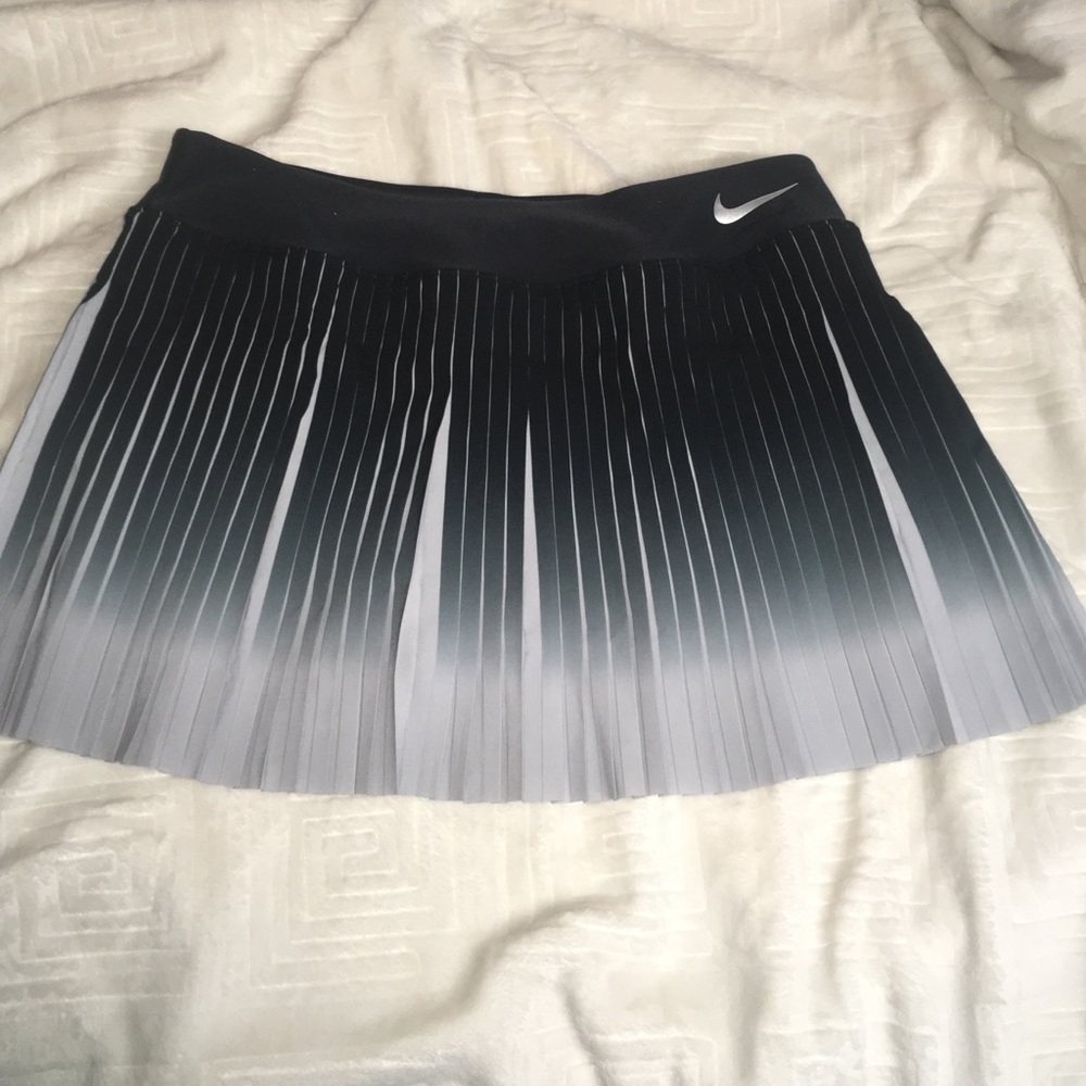 Nike women's winter Flex victory premier skirt.