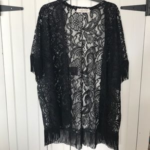 Abercrombie and Fitch women's fringe shawl