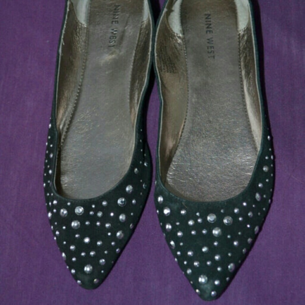 Nine West black suede studded pointed toe flat 7.5