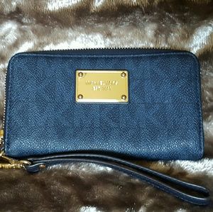 Michael Kors Jet Set Travel Wristlet