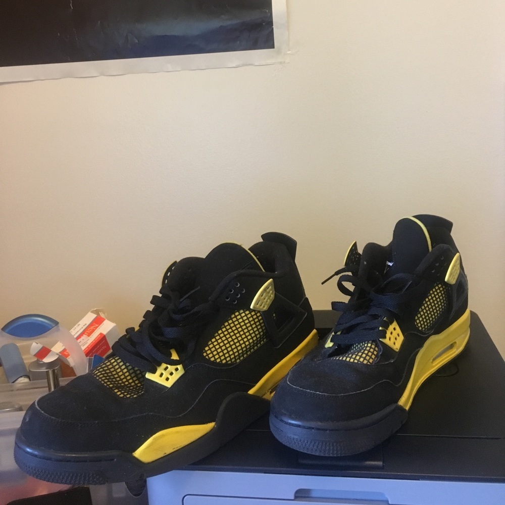 Thunder 4 Jordans Sz 13 good condition
