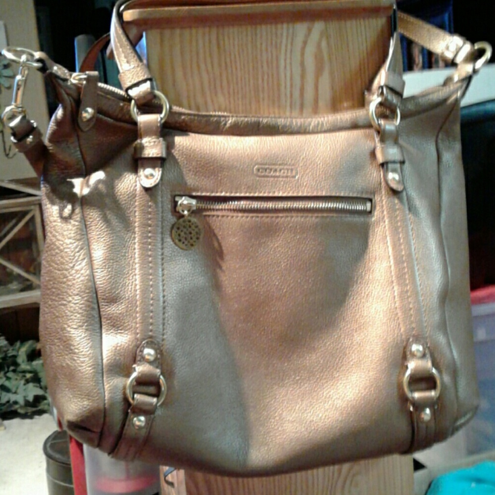 FINAL .PRICE DROP....COACH Purse