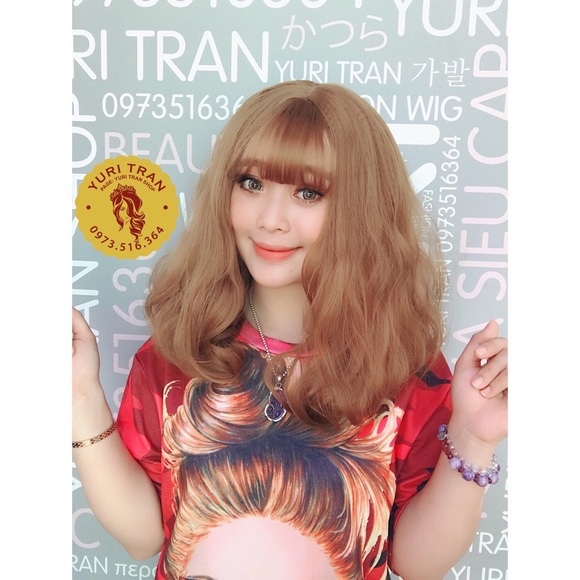 Wigs - Picture 3 of 8