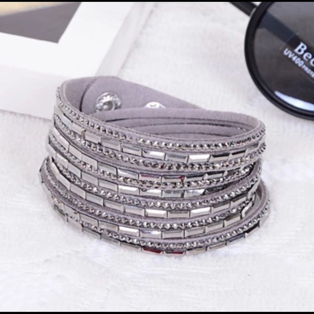 **NEW** Rhinestone Snap Bracelet