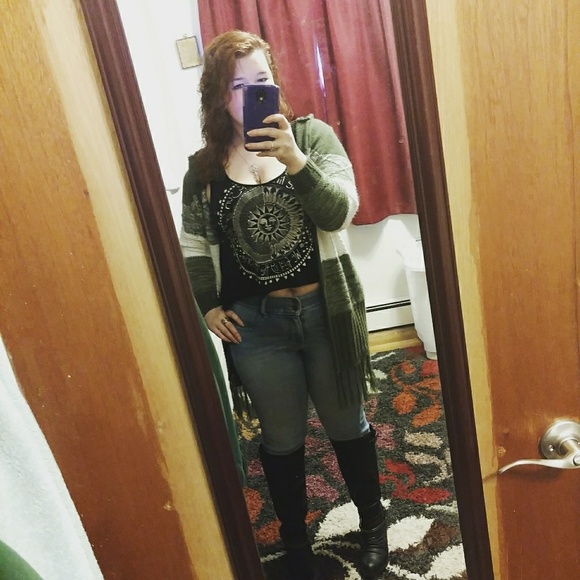 Meet your Posher, Kelly - Picture 2 of 3