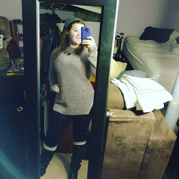 Meet your Posher, Kelly - Picture 3 of 3