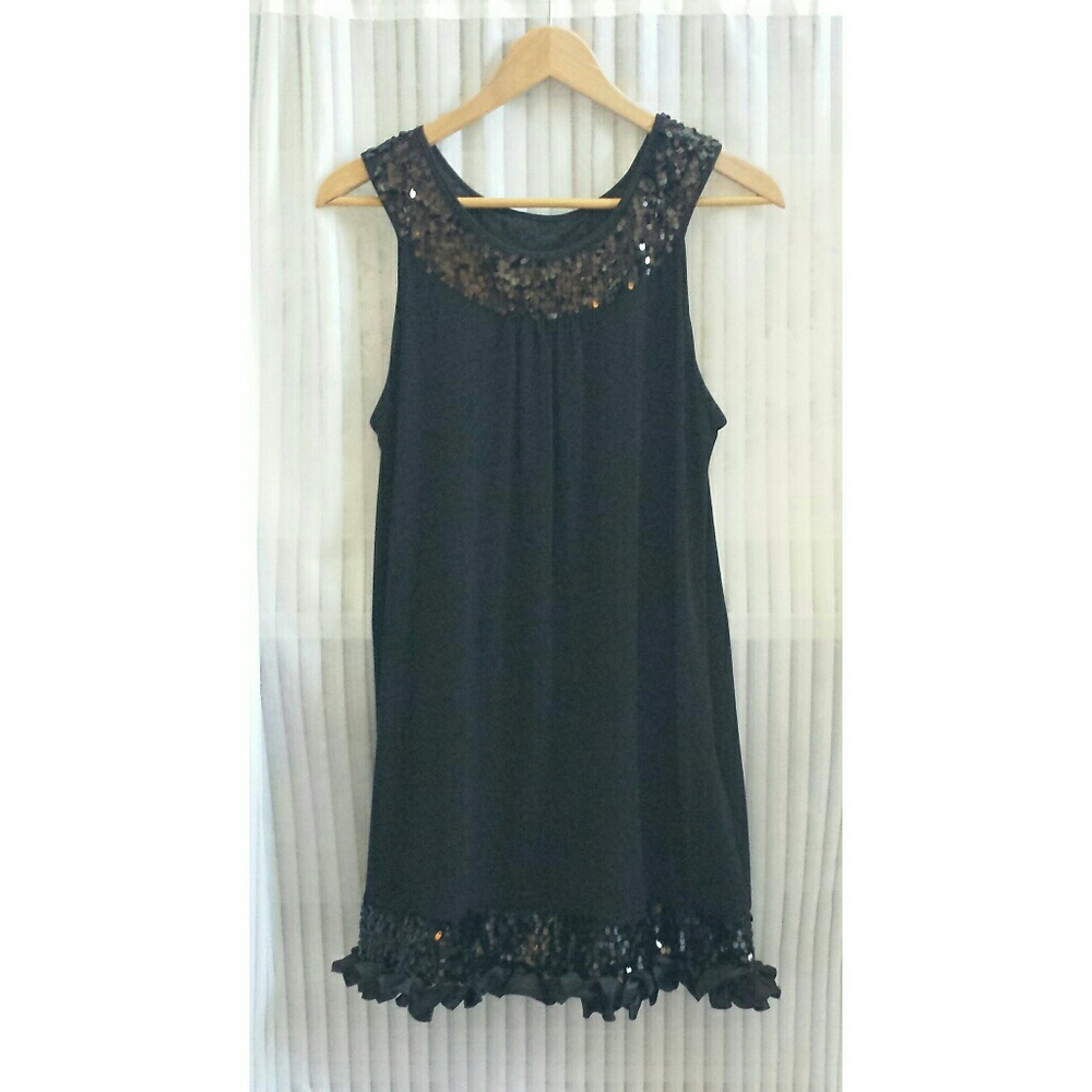 Woman's Sleeveless Sequin Shift Dress Express