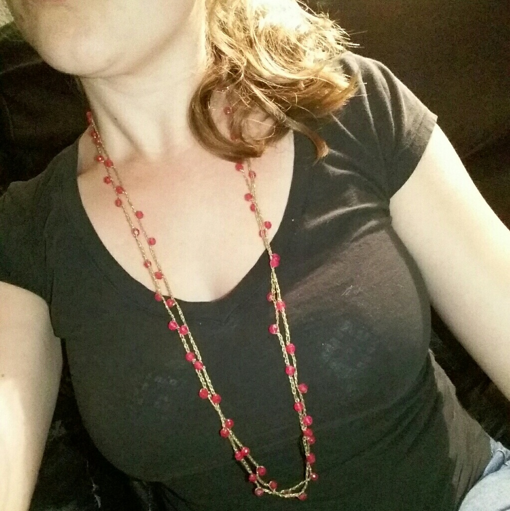Light weight pink and gold necklace