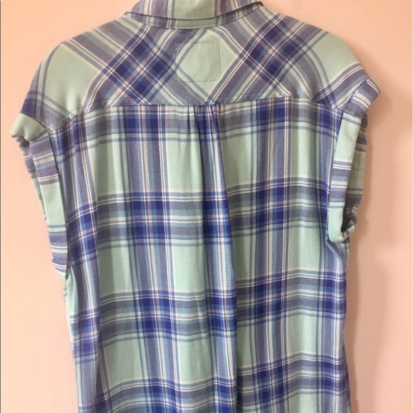 Short sleeved feminine button down - S - Picture 4 of 5