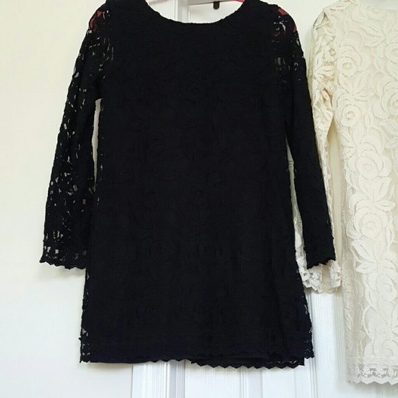 Set of 2 Lace Dresses - Picture 3 of 4
