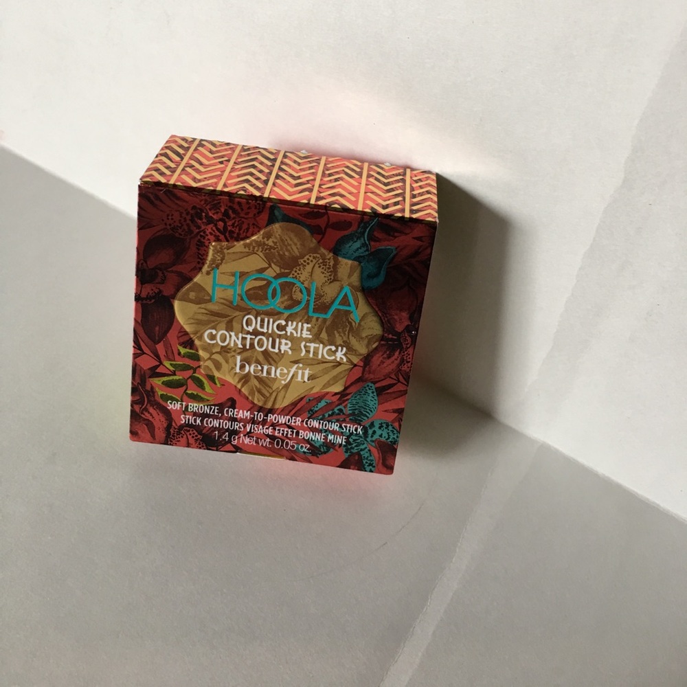 BRAND NEW! Hoola contour stick: soft bronze.