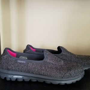 BRAND NEW! Skechers Go walk Sneakers