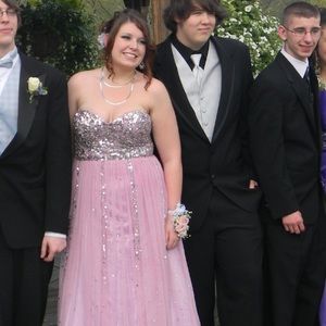 Adrianna Papell Designer Prom Gown size 14