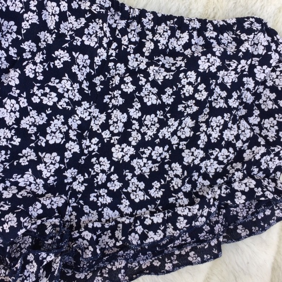 Navy Floral Pattern Soft Fabric Ruffle Shorts - Picture 5 of 5