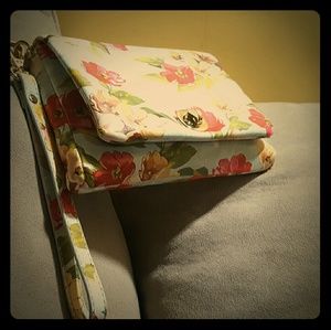 🔘SALE🔘NWT CHARMING CHARLIE WRISTLET/CROSSBODY