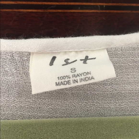 White tunic - Picture 2 of 4