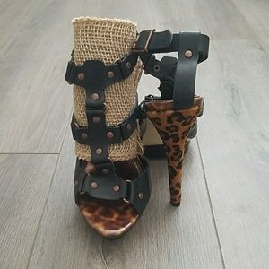 bebe | Hot Cage Stilettos!