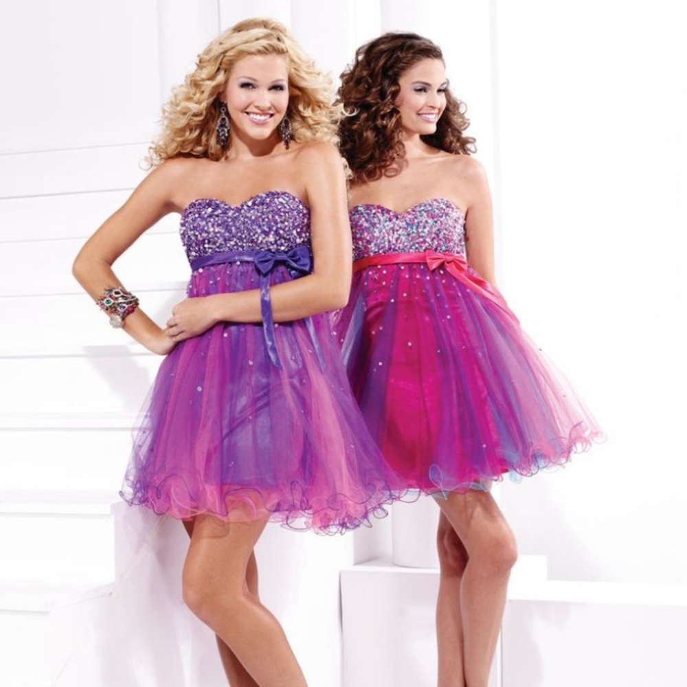 Short homecoming/prom dress