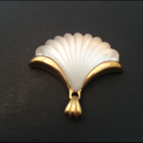 Beautiful Avon pedant - Picture 2 of 4