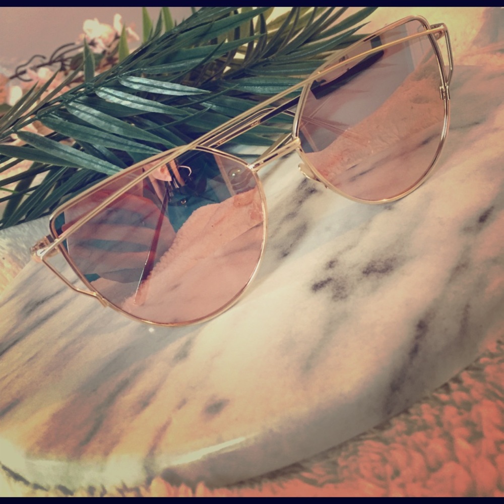 Rose Gold Mirrored Sunglasses!