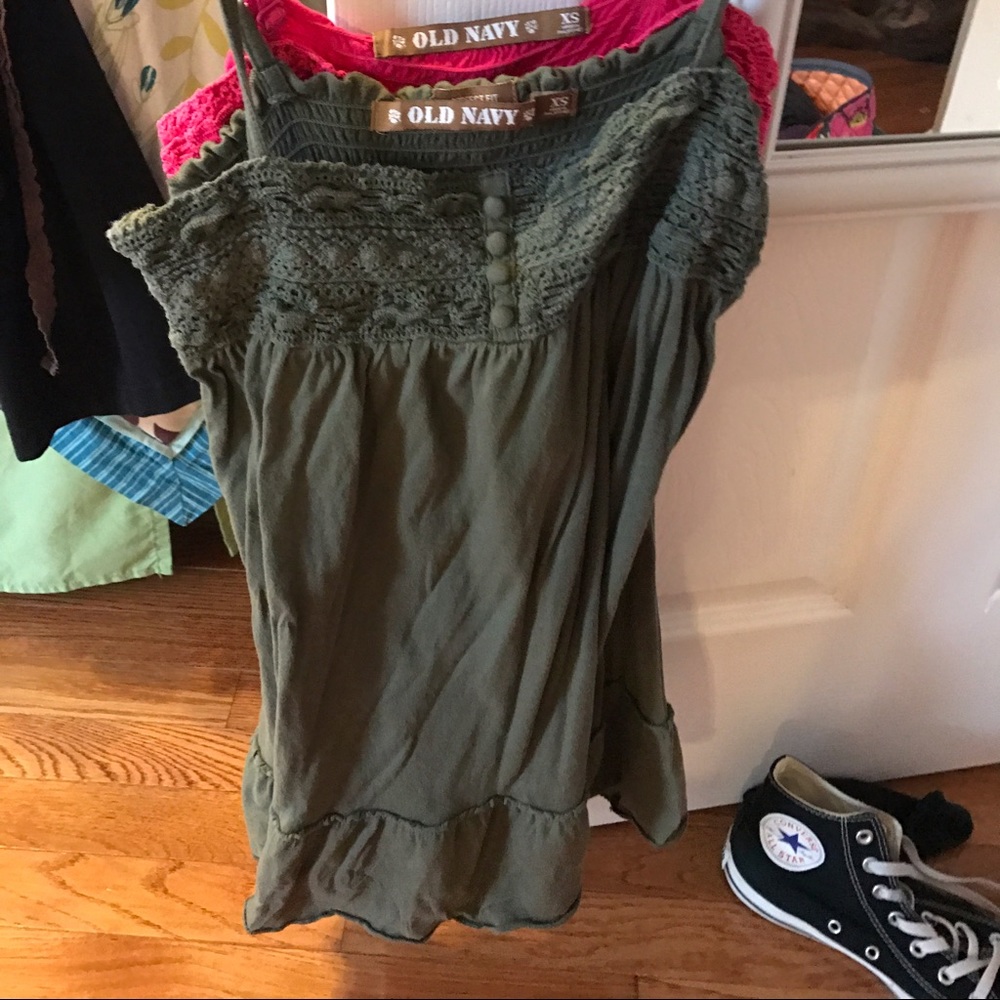 2 old navy tank tops